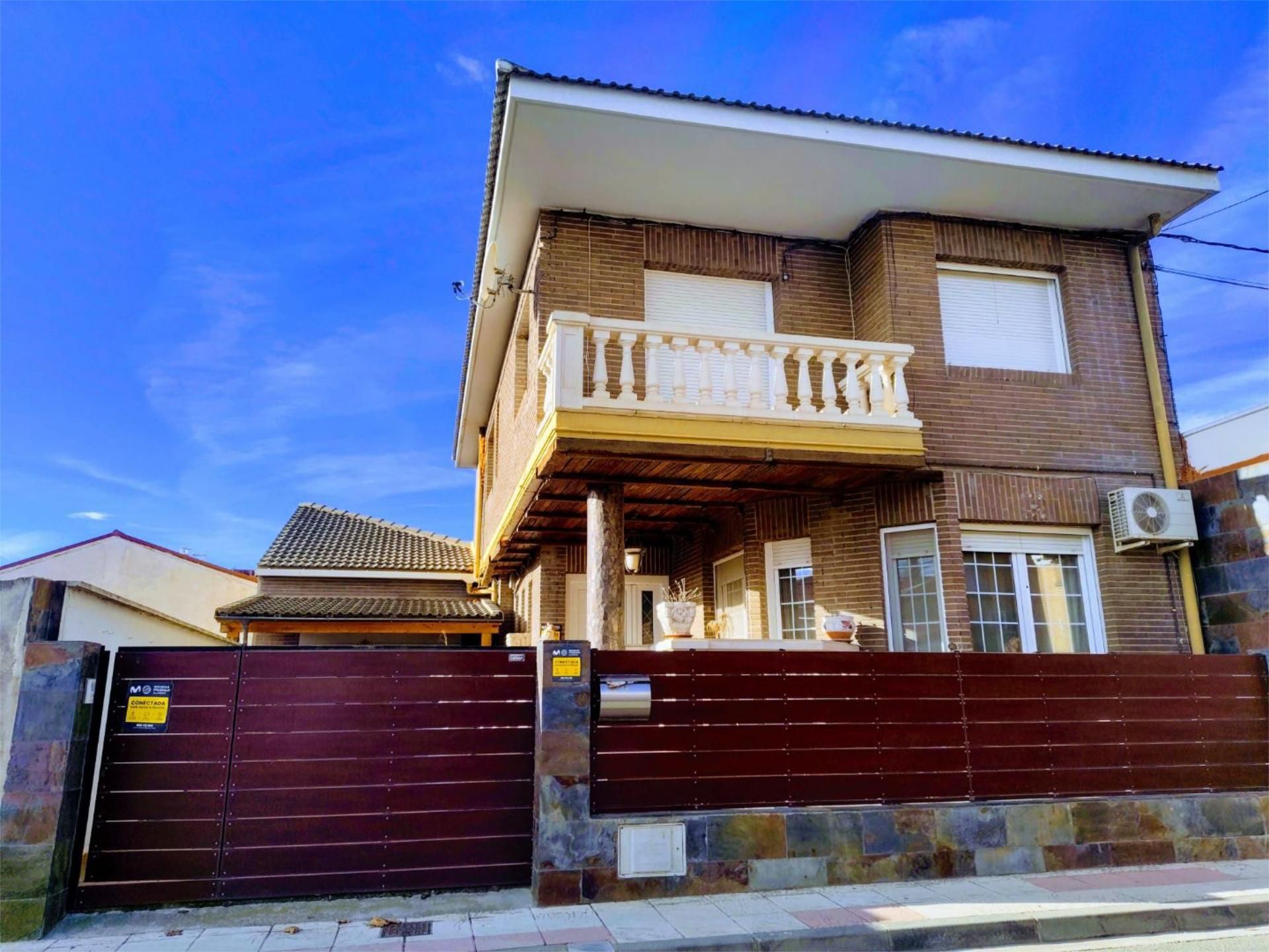 Exterior view of House or chalet for sale in Ribaforada  with Balcony