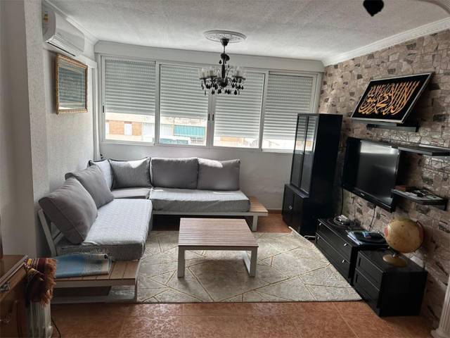 Piso en Venta en Calle Pintor Antonio Amorós, 1 en Juan XXIII