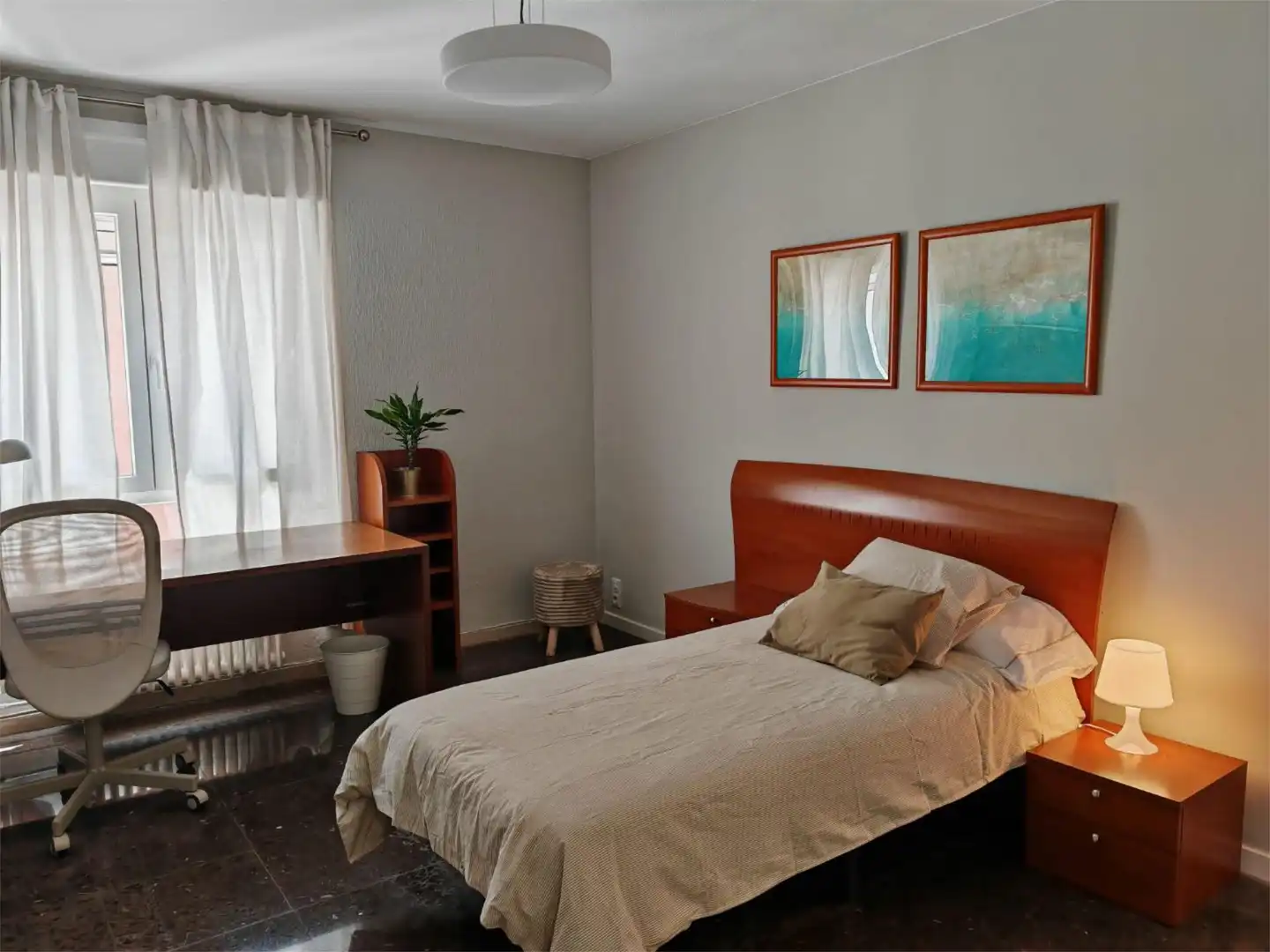 Room in Calle de Fray Luis Amigó, 4, Ruiseñores Room in Calle de Fray Luis Amigó, 4, Ruiseñores