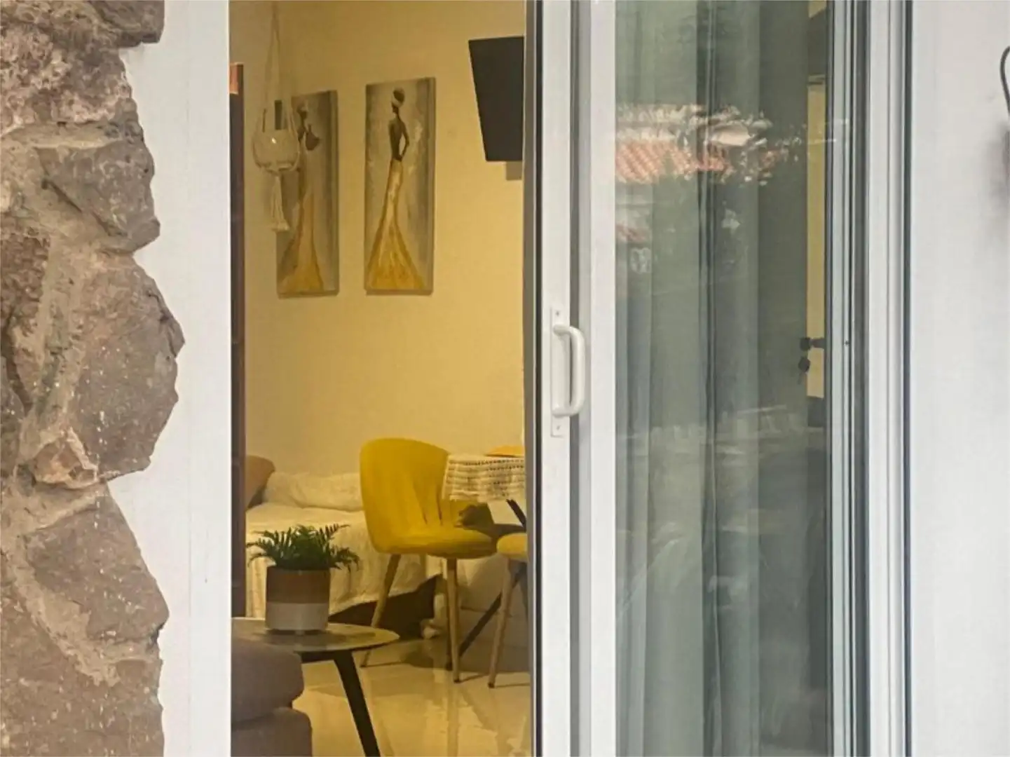 Study for rent in Gilet  with Air Conditioner and Terrace