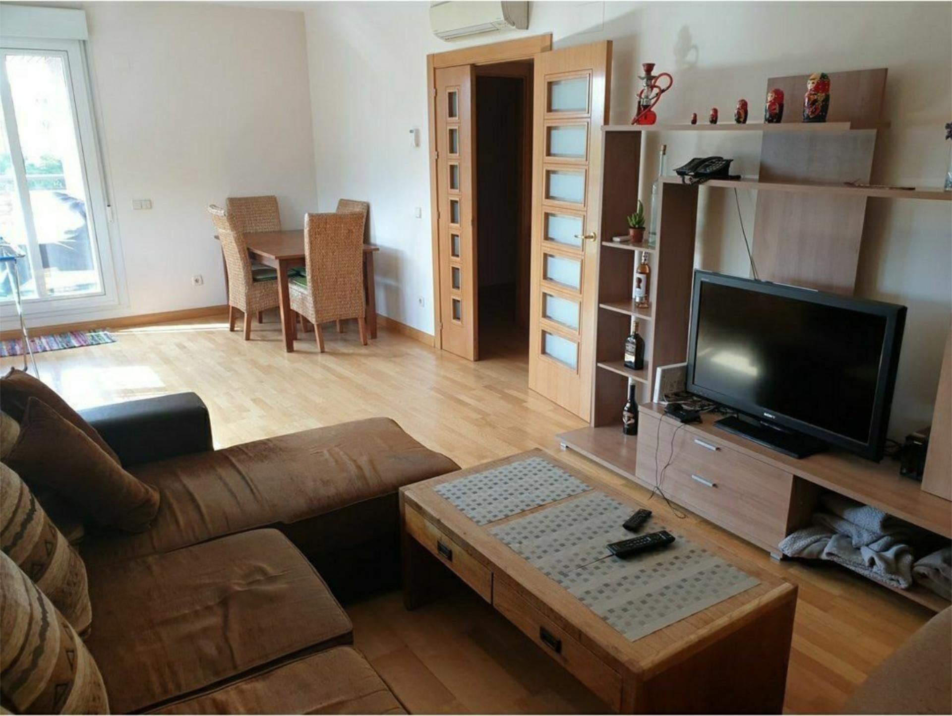 Flat to share in Calle Platino, 2, Virgen del Rosario Living room of Flat to share in Torrejón de Ardoz with Air Conditioner, Heating and Parquet flooring