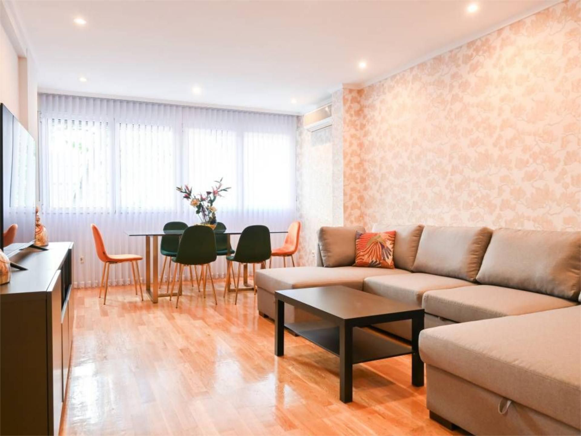 Living room of Apartment to rent in  Madrid Capital  with Air Conditioner, Heating and Parquet flooring