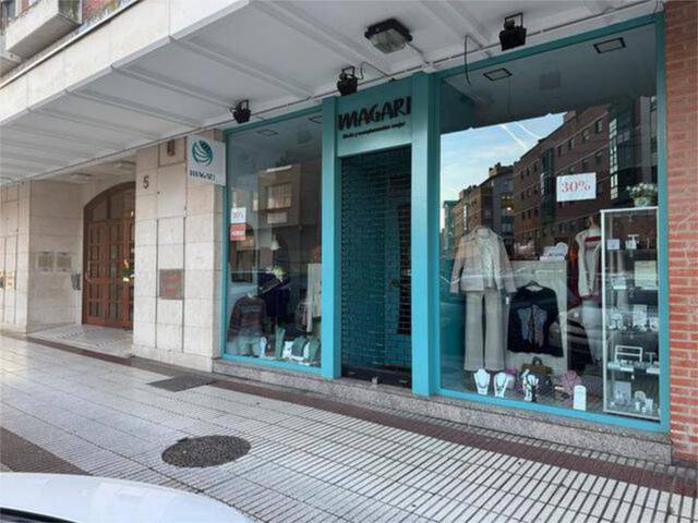 Local comercial en Alquiler en Mendebaldea - Ermitagaña