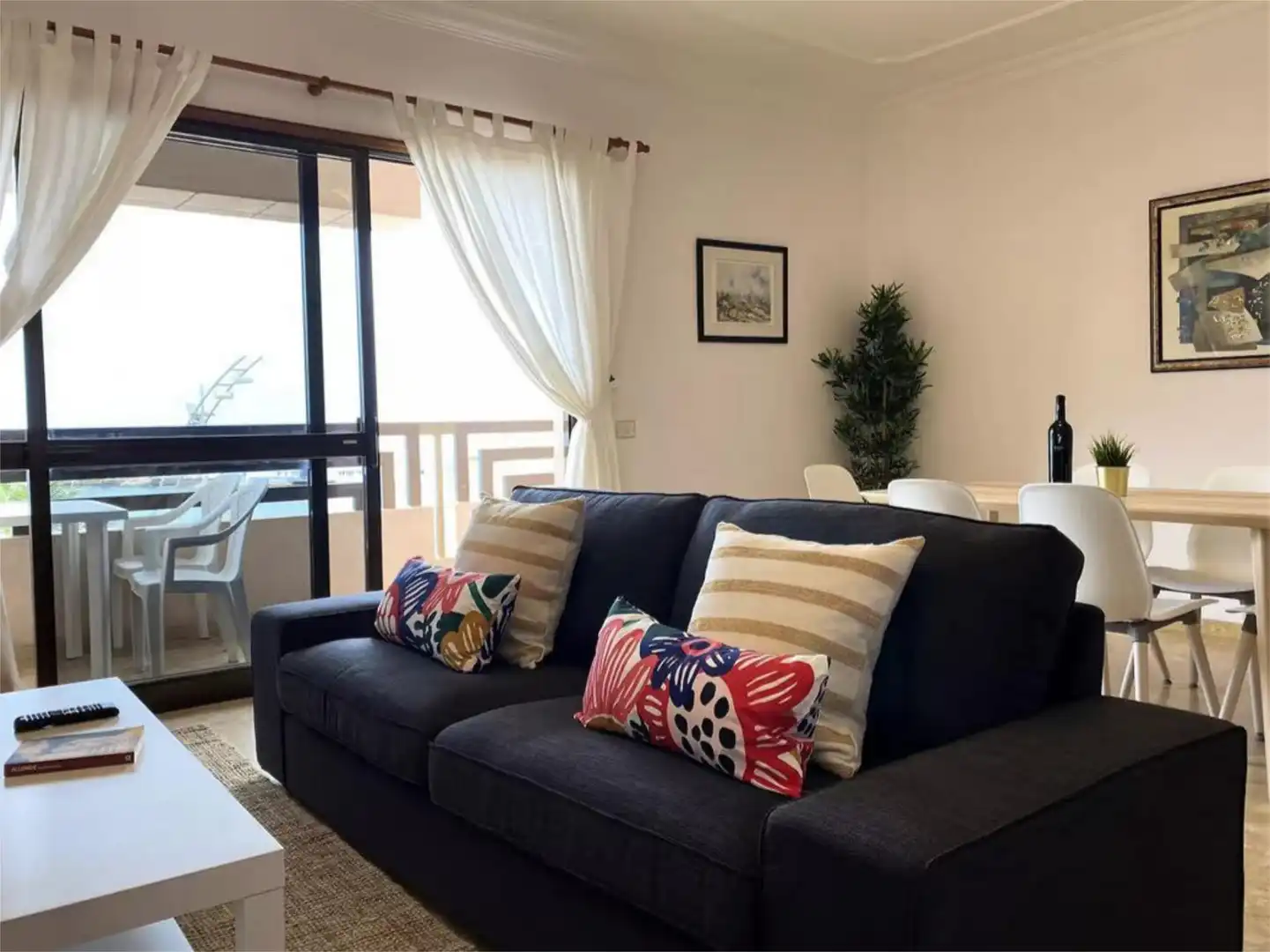 Piso de alquiler en Calle de los Gofiones, 82, Santa Catalina - Canteras Sala de estar de Piso de alquiler en Las Palmas de Gran Canaria con Aire acondicionado, Calefacción y Amueblado