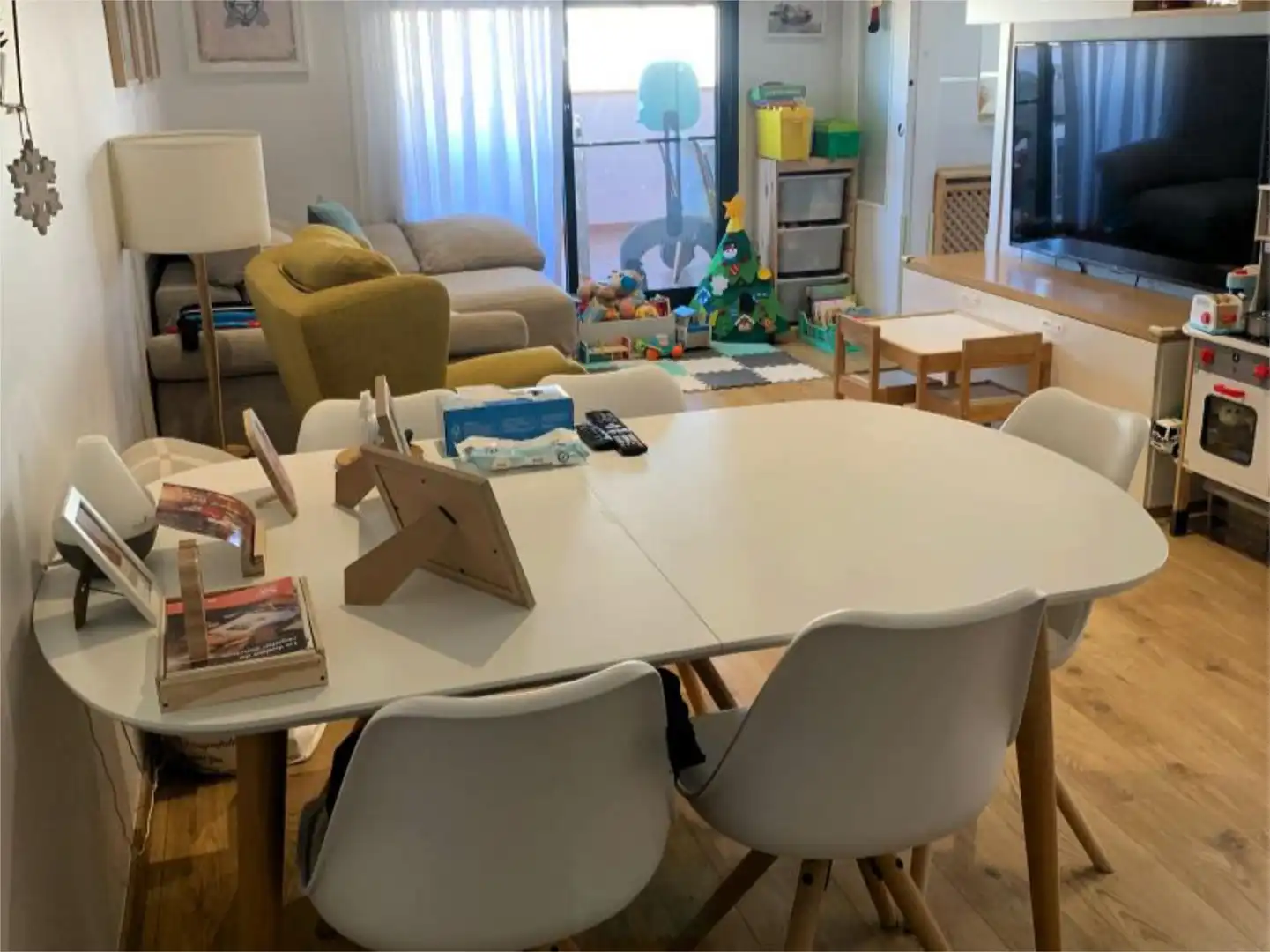 Piso en venta en Carretera Jumilla, 4, El Pinós / Pinoso Comedor de Piso en venta en El Pinós / Pinoso con Aire acondicionado, Calefacción y Parquet