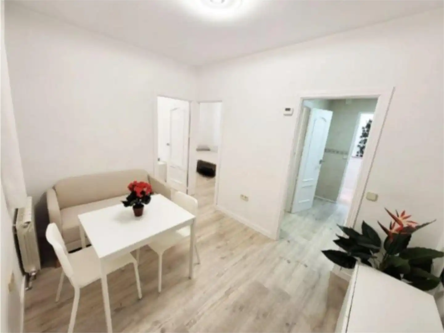 Bedroom of Flat for rent in  Madrid Capital