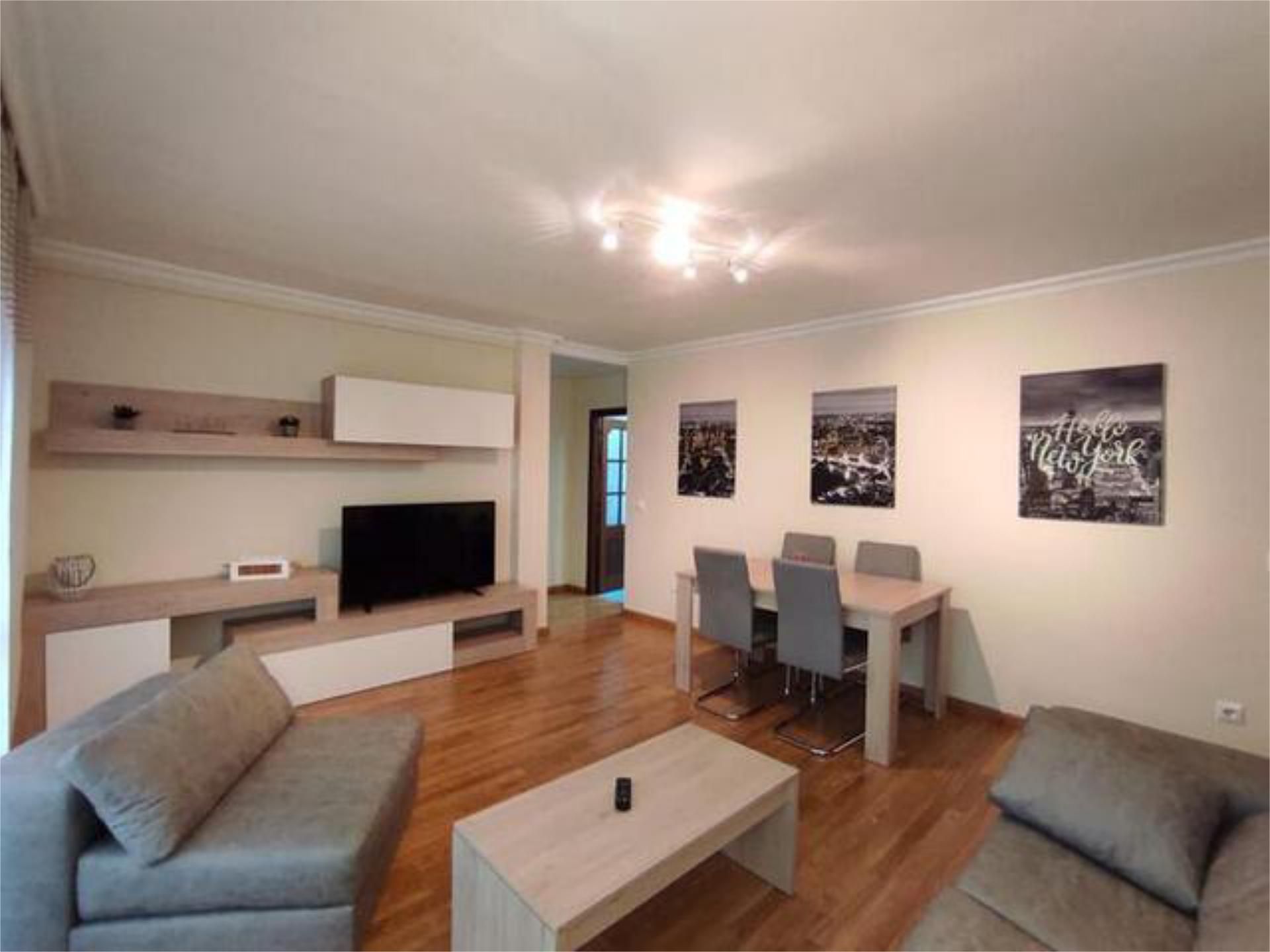 Sala d'estar de Pis de lloguer en Algeciras amb Terrassa i Moblat