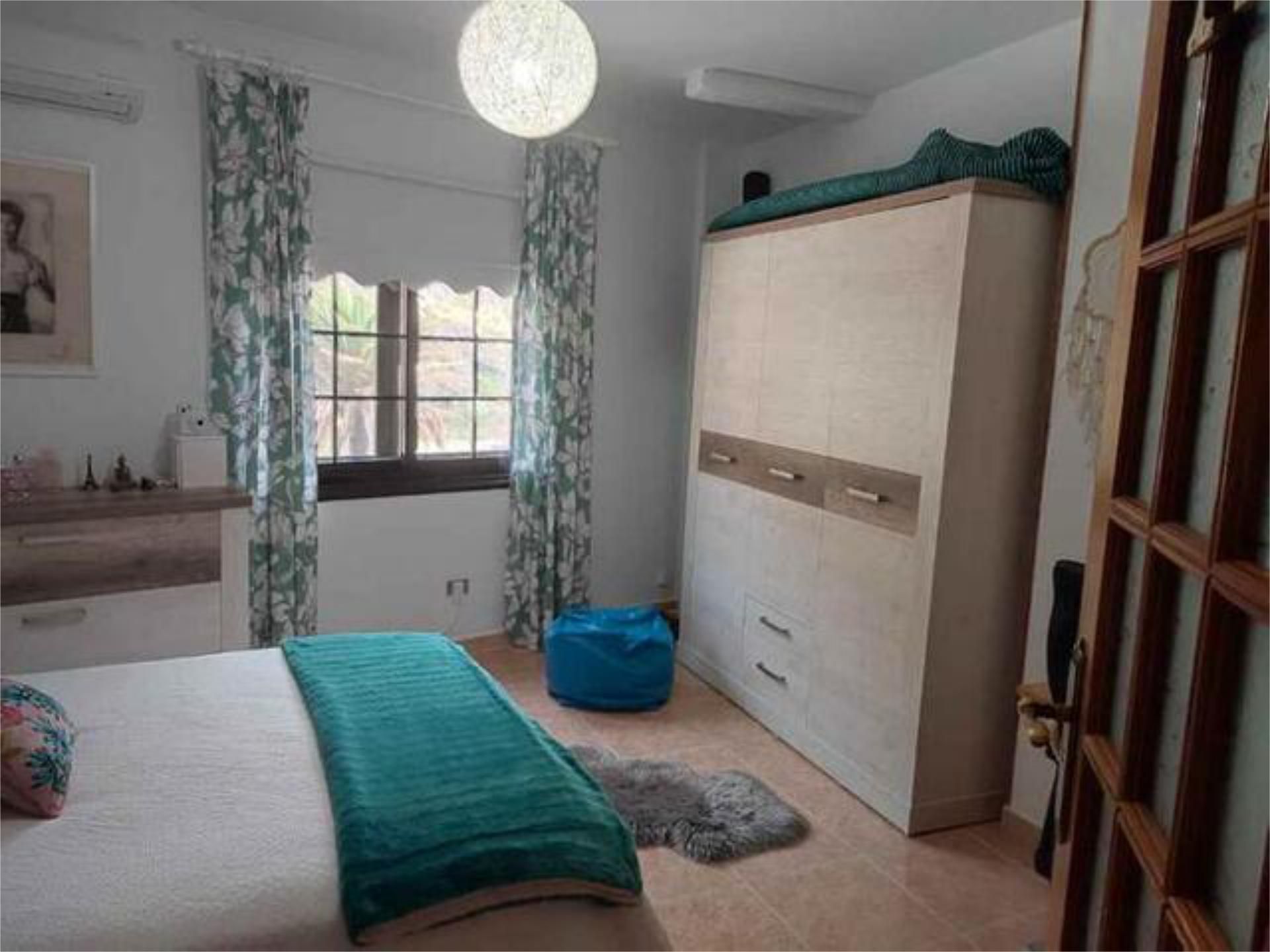 Bedroom of Flat for sale in  Santa Cruz de Tenerife Capital  with Terrace, Storage room and Furnished