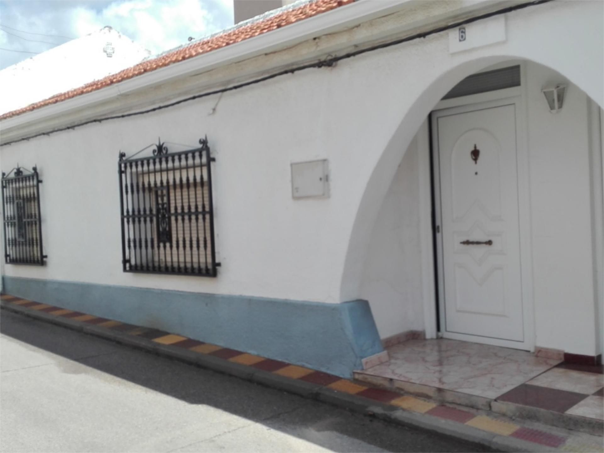 Exterior view of Single-family semi-detached for sale in Villarrubia de los Ojos