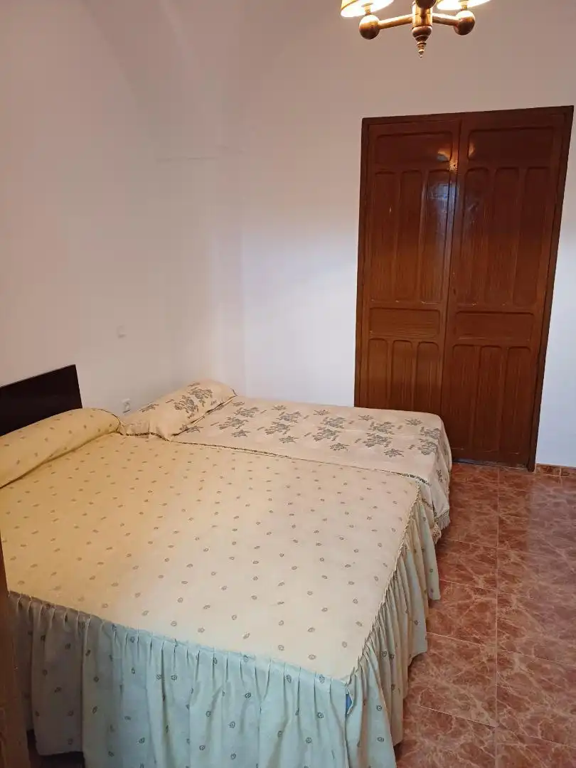 Habitación de Casa adosada en venta en Pedroche con Terraza, Trastero y Amueblado