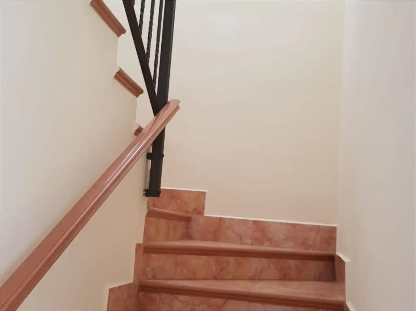 Houses for sale in Carretera la Roda, 13, Casas de Haro Houses for sale in Casas de Haro with Heating, Terrace and Furnished