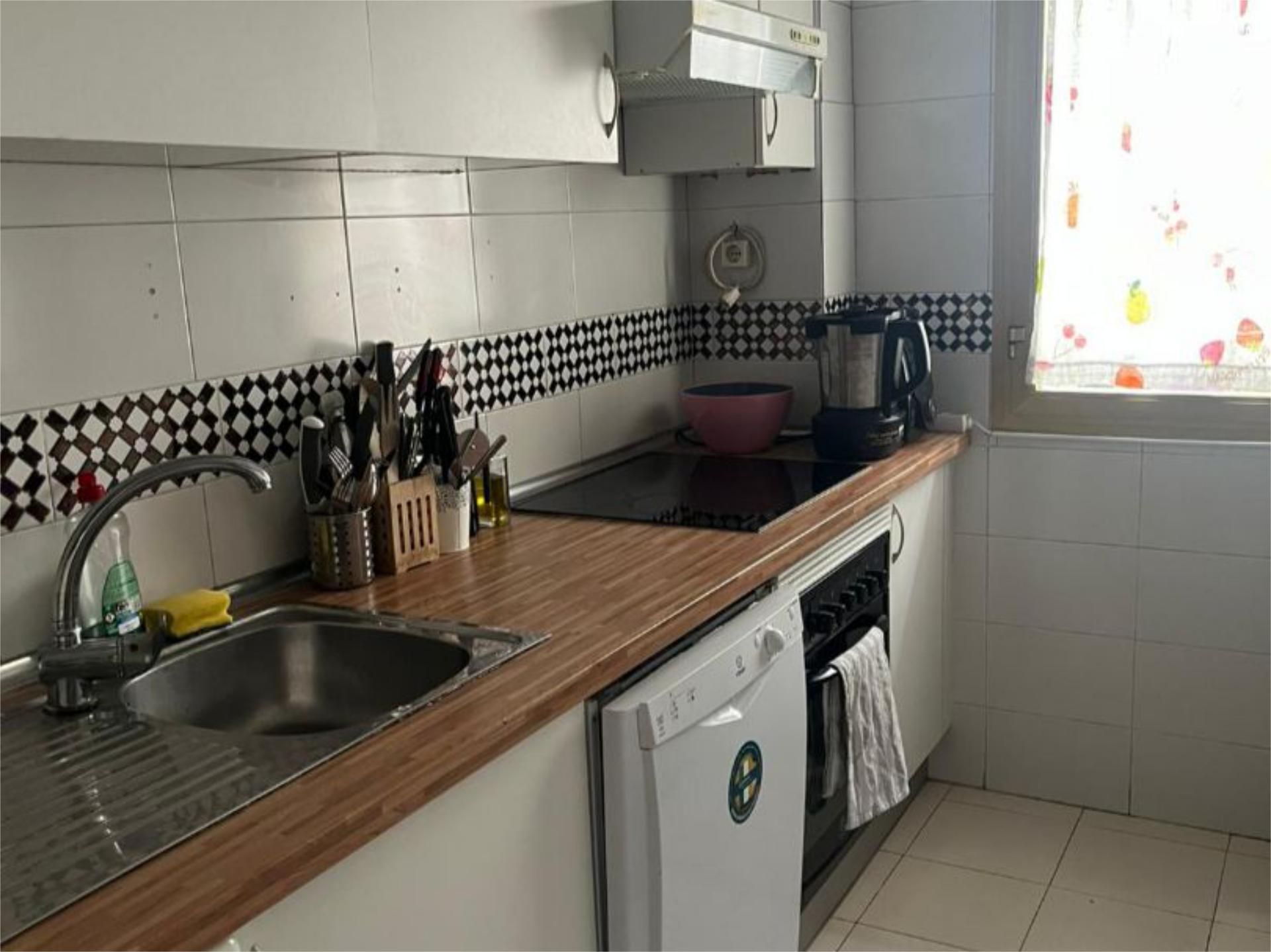 Cuina de Pis de lloguer en  Sevilla Capital amb Aire condicionat, Calefacció i Piscina