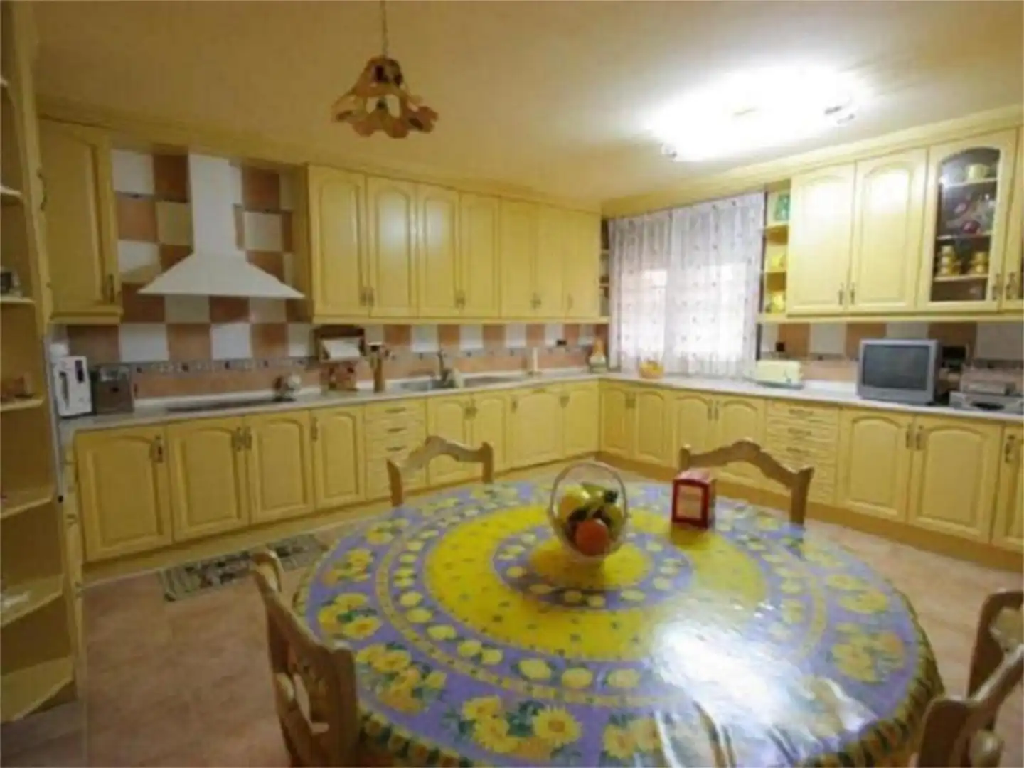 Casa o xalet de lloguer a Avenida de Cádiz, 31, Valdelagrana Cuina de Casa o xalet de lloguer en El Puerto de Santa María amb Aire condicionat, Jardí privat i Terrassa