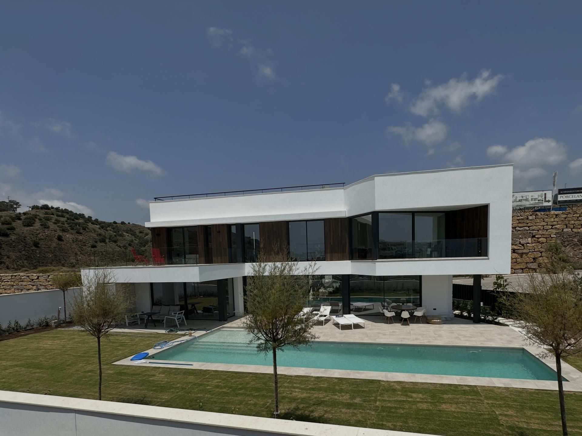 Casa o xalet en venda a Calle Pintor Virgilio Galan, 29, Limonar Vista exterior de Casa o xalet en venda en Málaga Capital amb Piscina