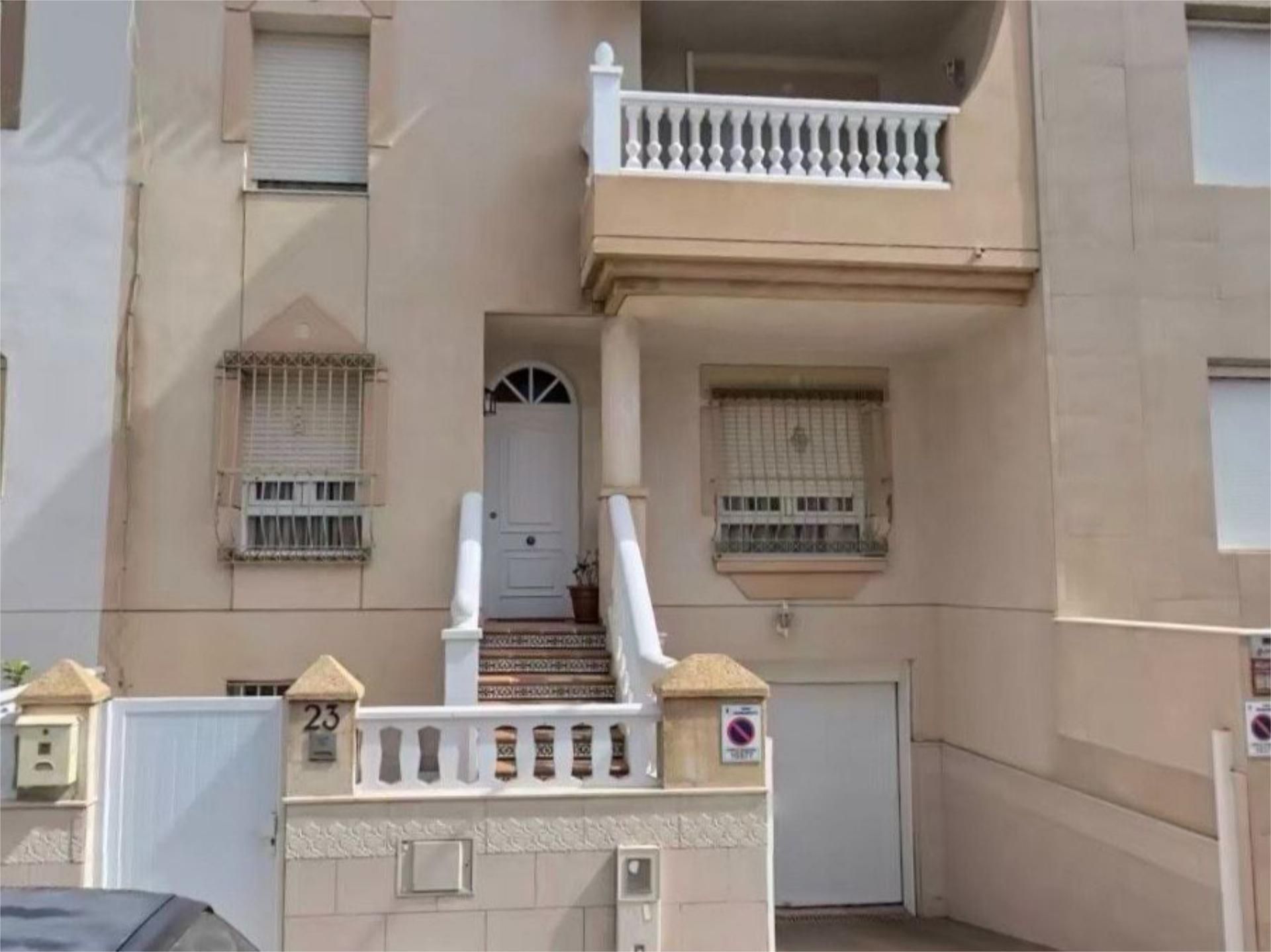 Exterior view of Single-family semi-detached for sale in Roquetas de Mar