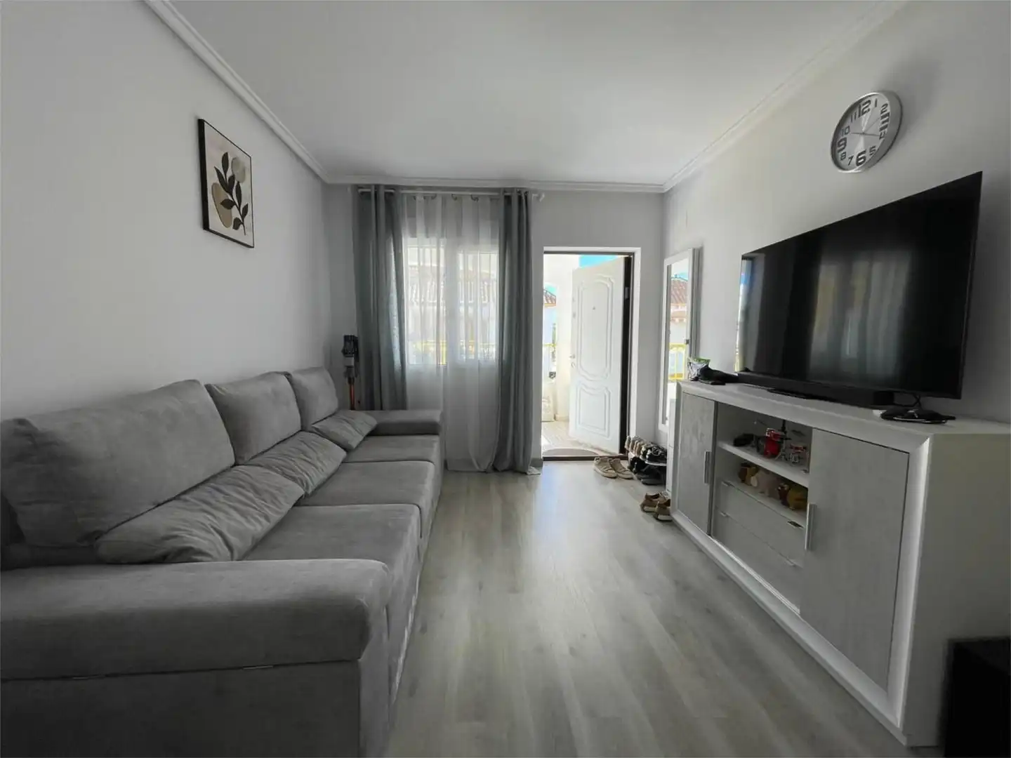 Dúplex en venta en Ronda Cesar Canovas Girada, 104, Parque de las Naciones Sala de estar de Dúplex en venta en Torrevieja con Terraza y Piscina