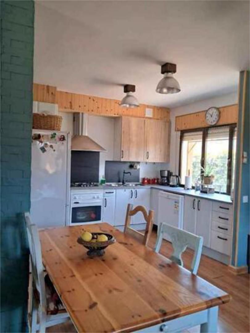 Cuina de Casa adosada en venda en Matarrubia amb Calefacció, Jardí privat i Terrassa