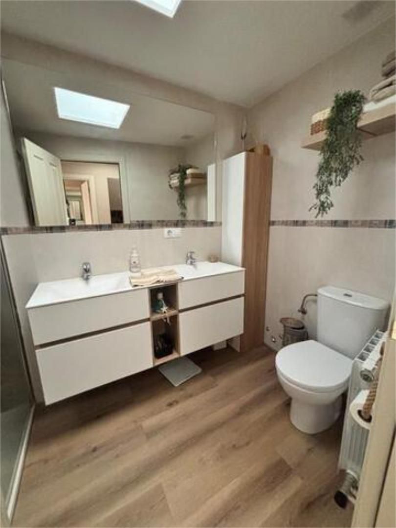 Attic for sale in Villamediana de Iregua Bathroom of Attic for sale in Villamediana de Iregua with Heating, Terrace and Storage room