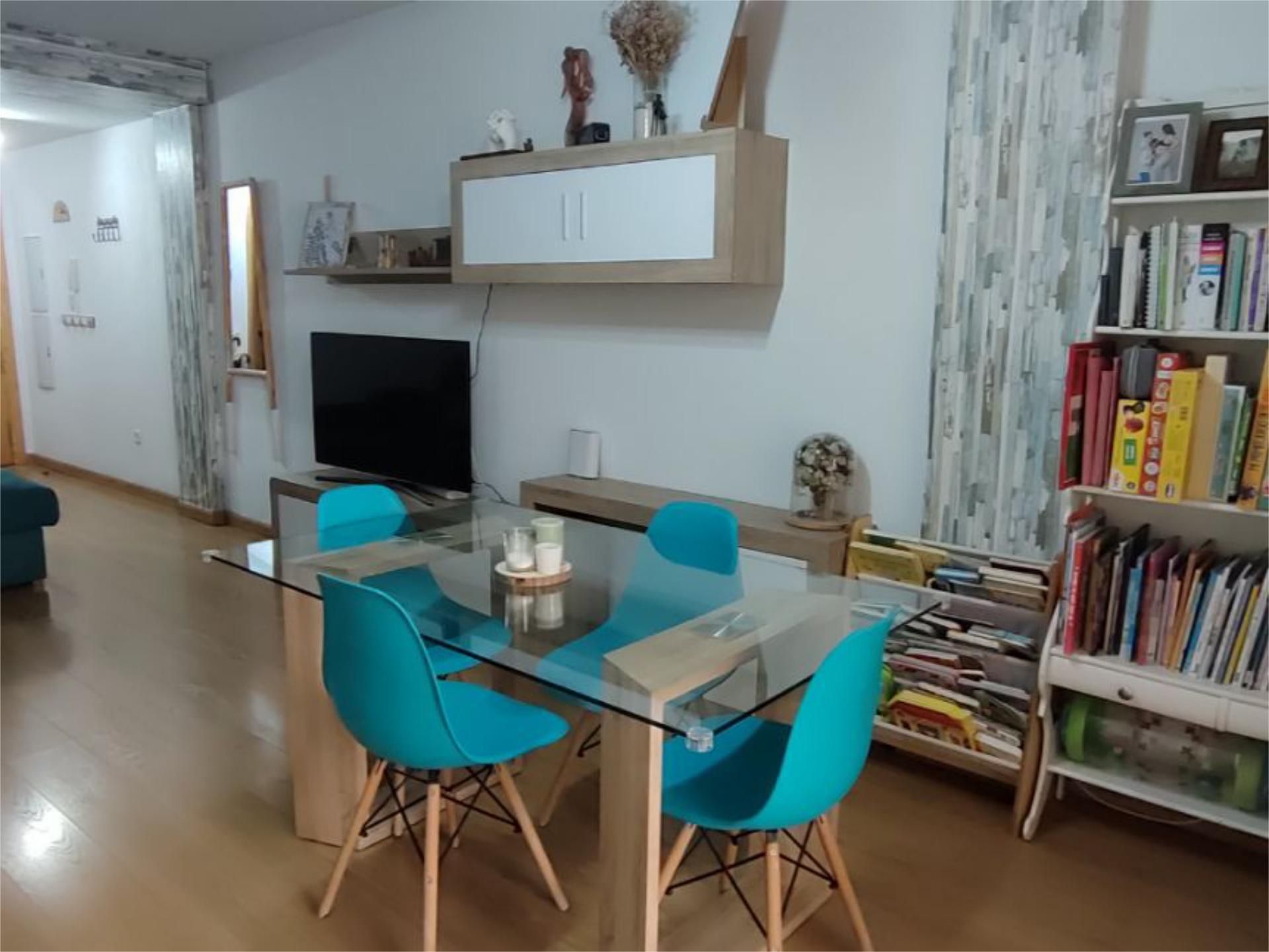 Menjador de Pis en venda en Las Gabias amb Aire condicionat, Terrassa i Piscina