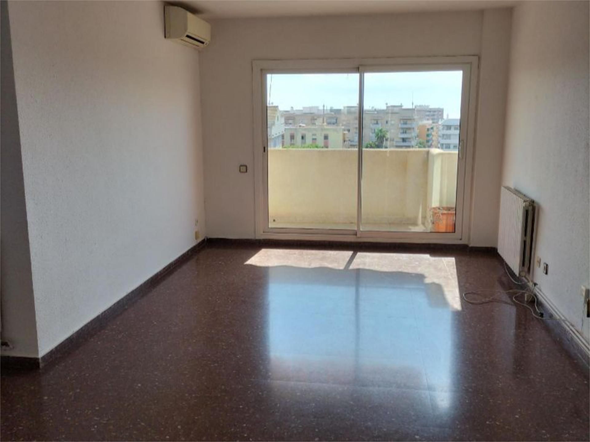 Dormitori de Pis de lloguer en Vilanova i la Geltrú amb Aire condicionat, Calefacció i Terrassa