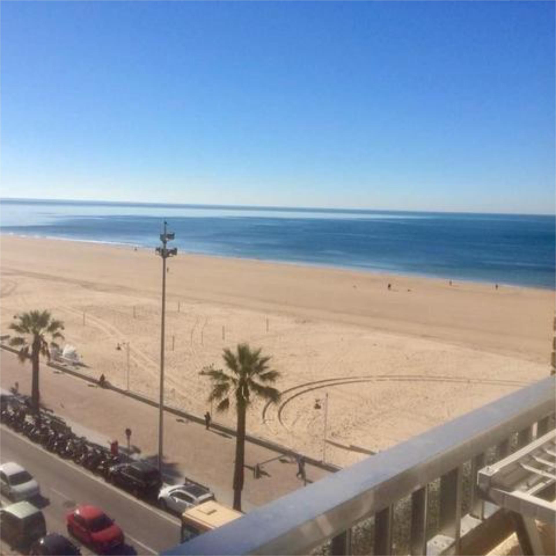 Dormitori de Pis de lloguer en  Cádiz Capital amb Terrassa i Moblat