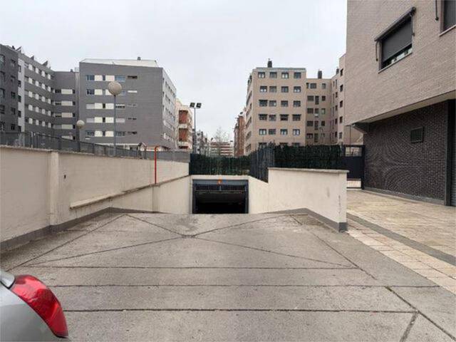 Garaje en Alquiler en Villa de Prado