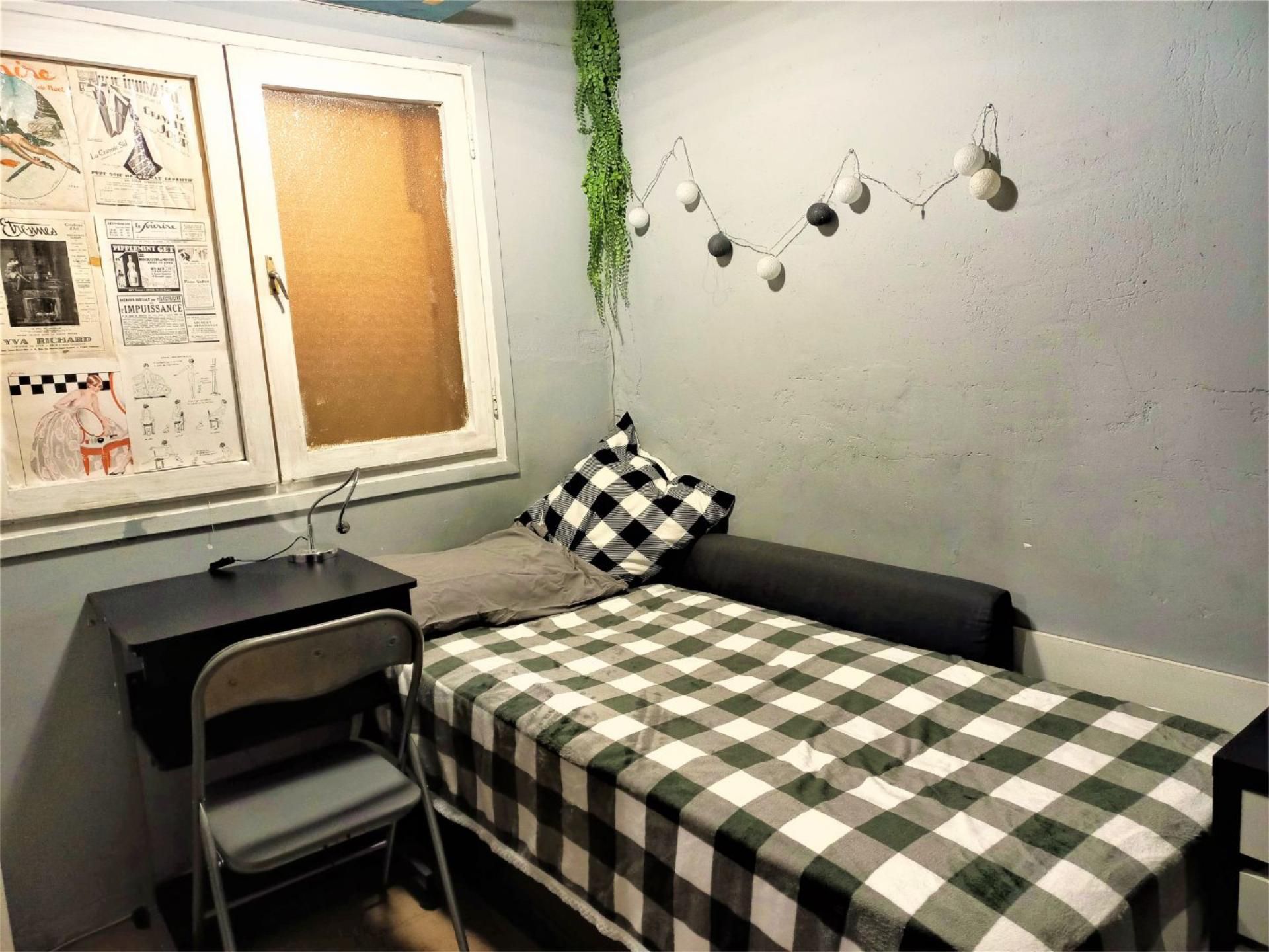 Dormitori de Apartament per a compartir en  Barcelona Capital amb Aire condicionat, Moblat i Videoporter