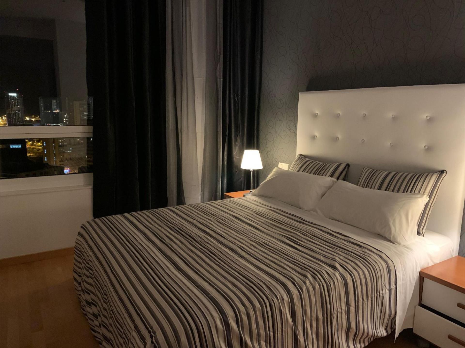 Dormitori de Pis per a compartir en  Barcelona Capital amb Aire condicionat, Calefacció i Parquet