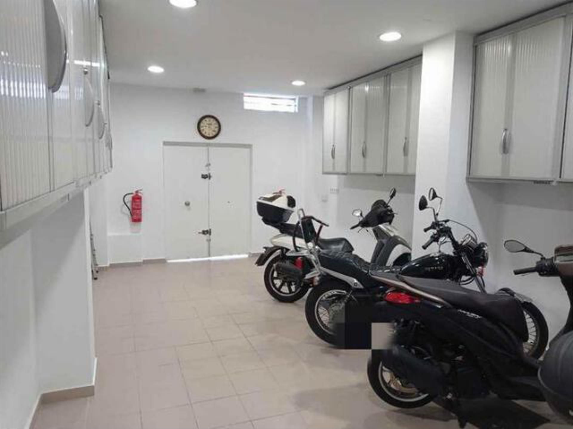 Garage to rent in  Sevilla Capital