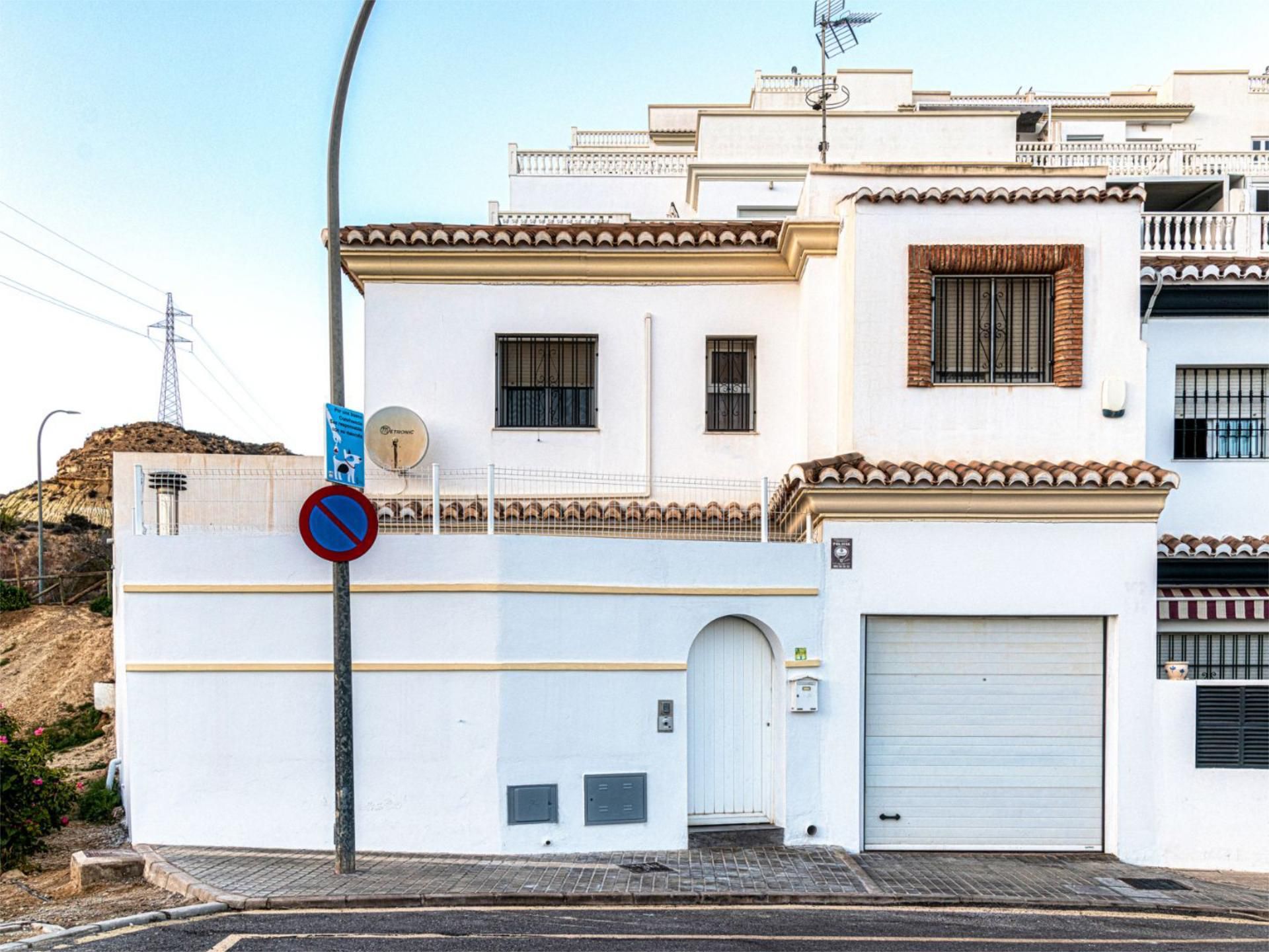 Casa adosada en venda a Calle Sierra de Baza, 1, Huércal de Almería
