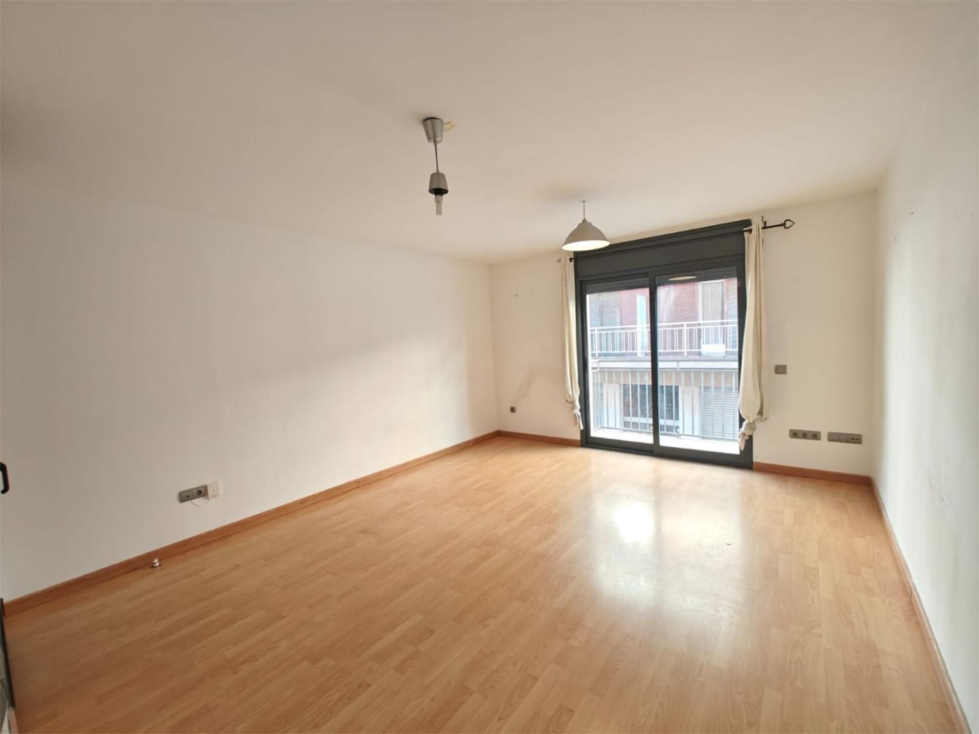 Exterior view of Flat for sale in Valls  with Parquet flooring, Balcony and Video intercom