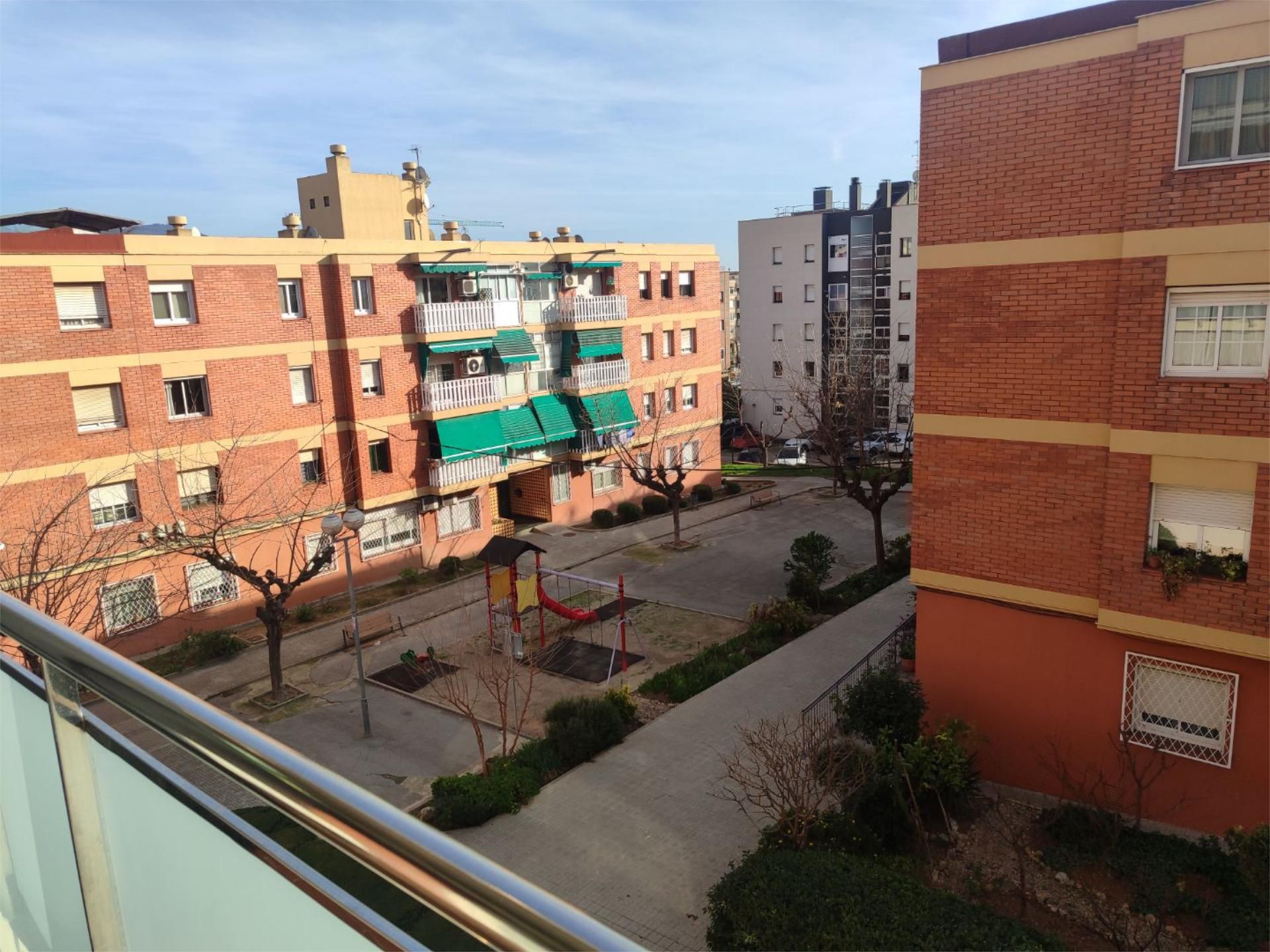 Vista exterior de Pis en venda en Pallejà amb Aire condicionat i Balcó