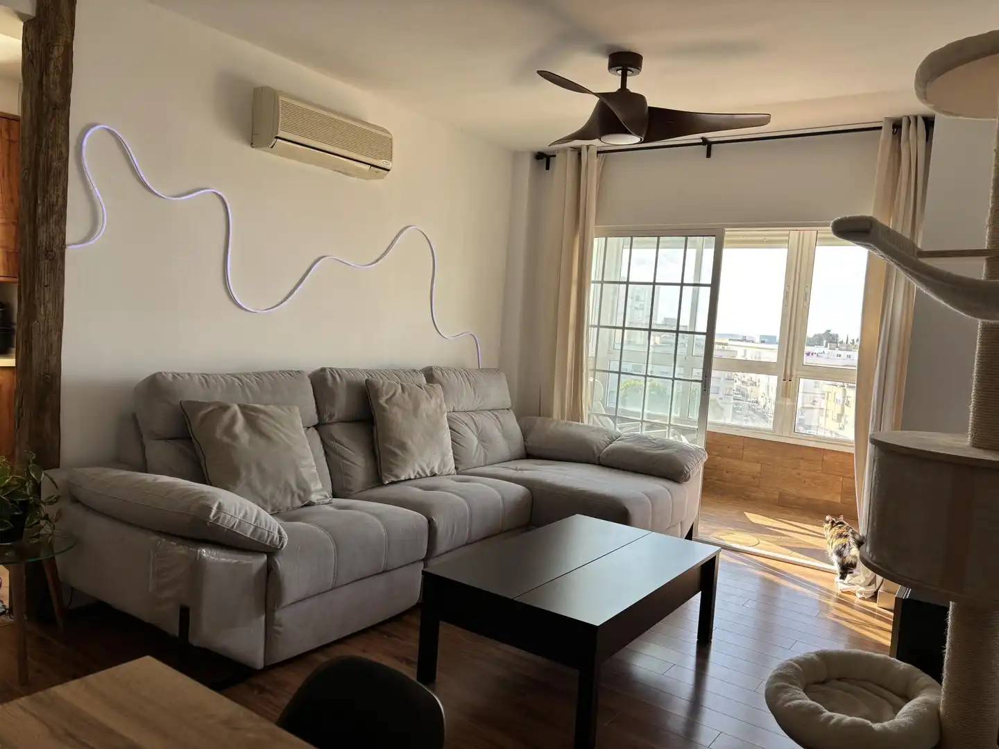 Flat for sale in Calle Gran Canaria, 59, El Retiro - La Vid Living room of Flat for sale in Jerez de la Frontera with Air Conditioner and Balcony
