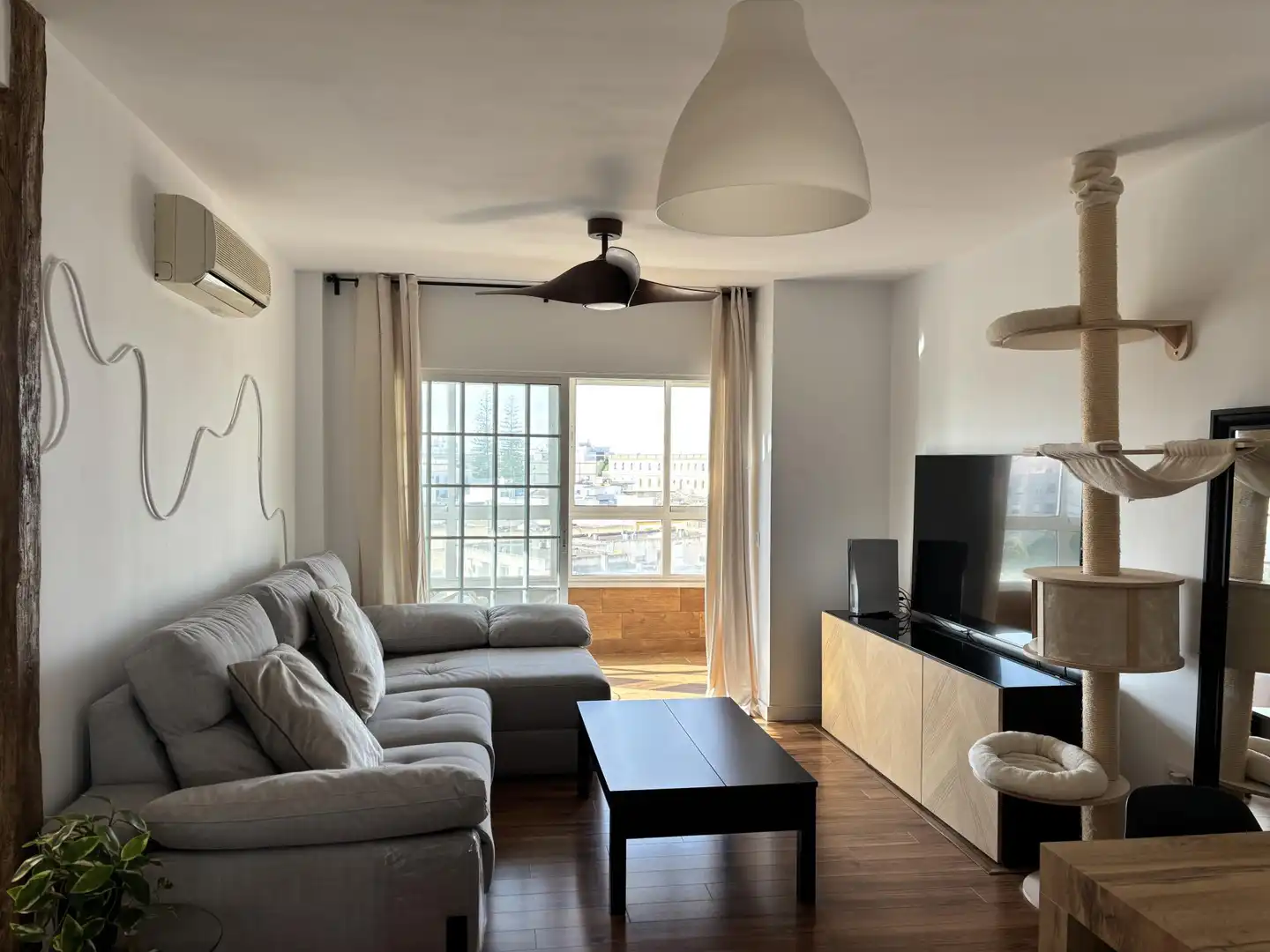 Flat for sale in Calle Gran Canaria, 59, El Retiro - La Vid Living room of Flat for sale in Jerez de la Frontera with Air Conditioner and Balcony