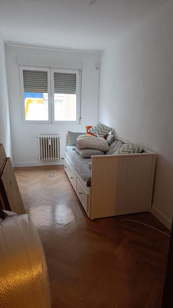 Dormitori de Pis de lloguer en Zamora Capital  amb Calefacció, Parquet i Terrassa