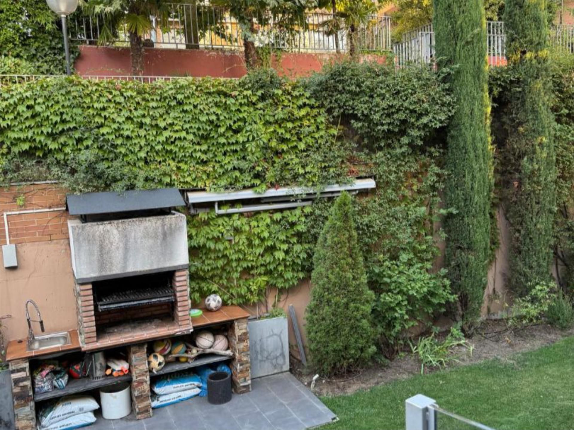 Garden of House or chalet for sale in Boadilla del Monte  with Air Conditioner, Terrace and Swimming Pool