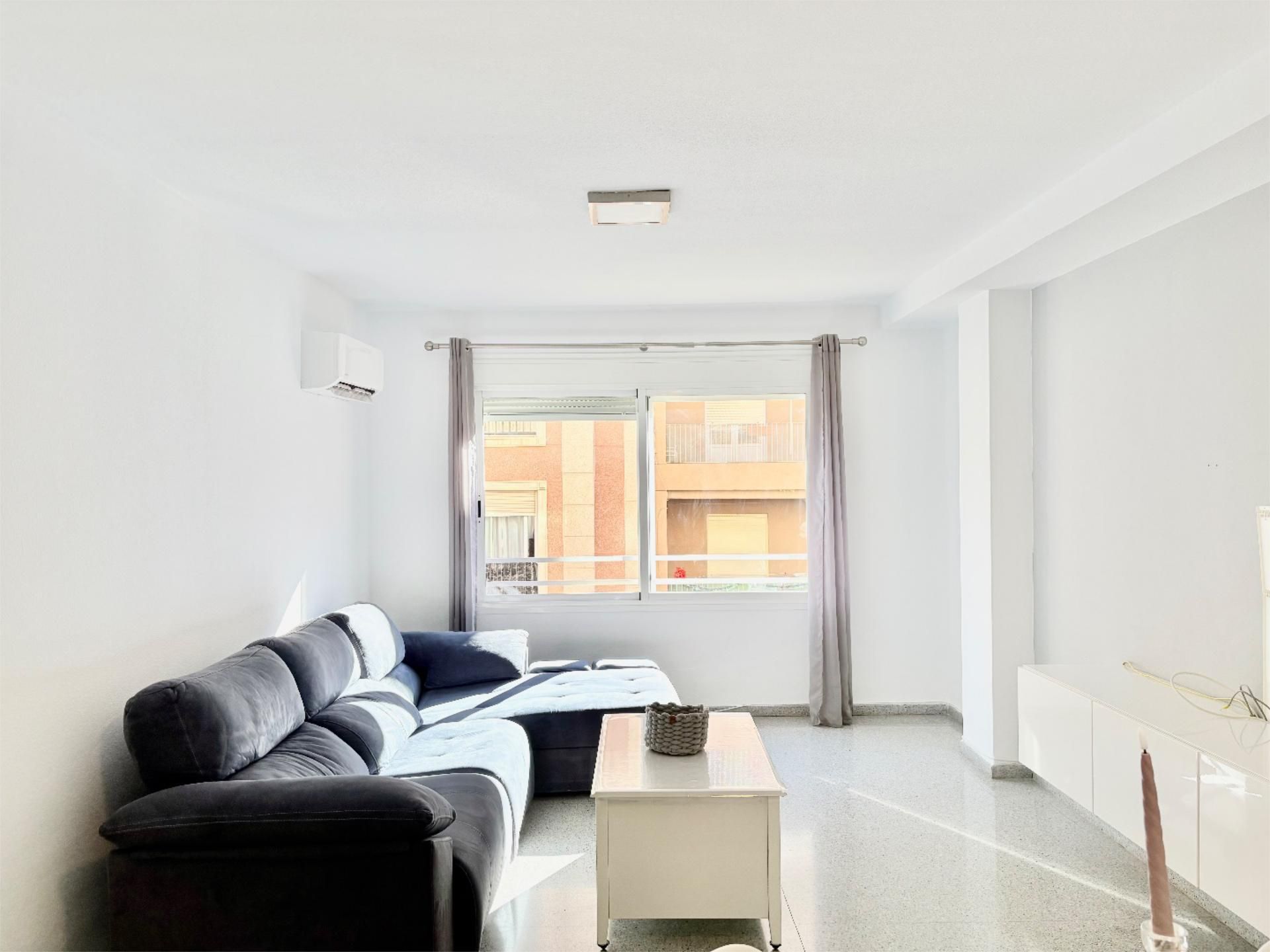 Sala d'estar de Pis en venda en Elche / Elx amb Aire condicionat, Calefacció i Terrassa