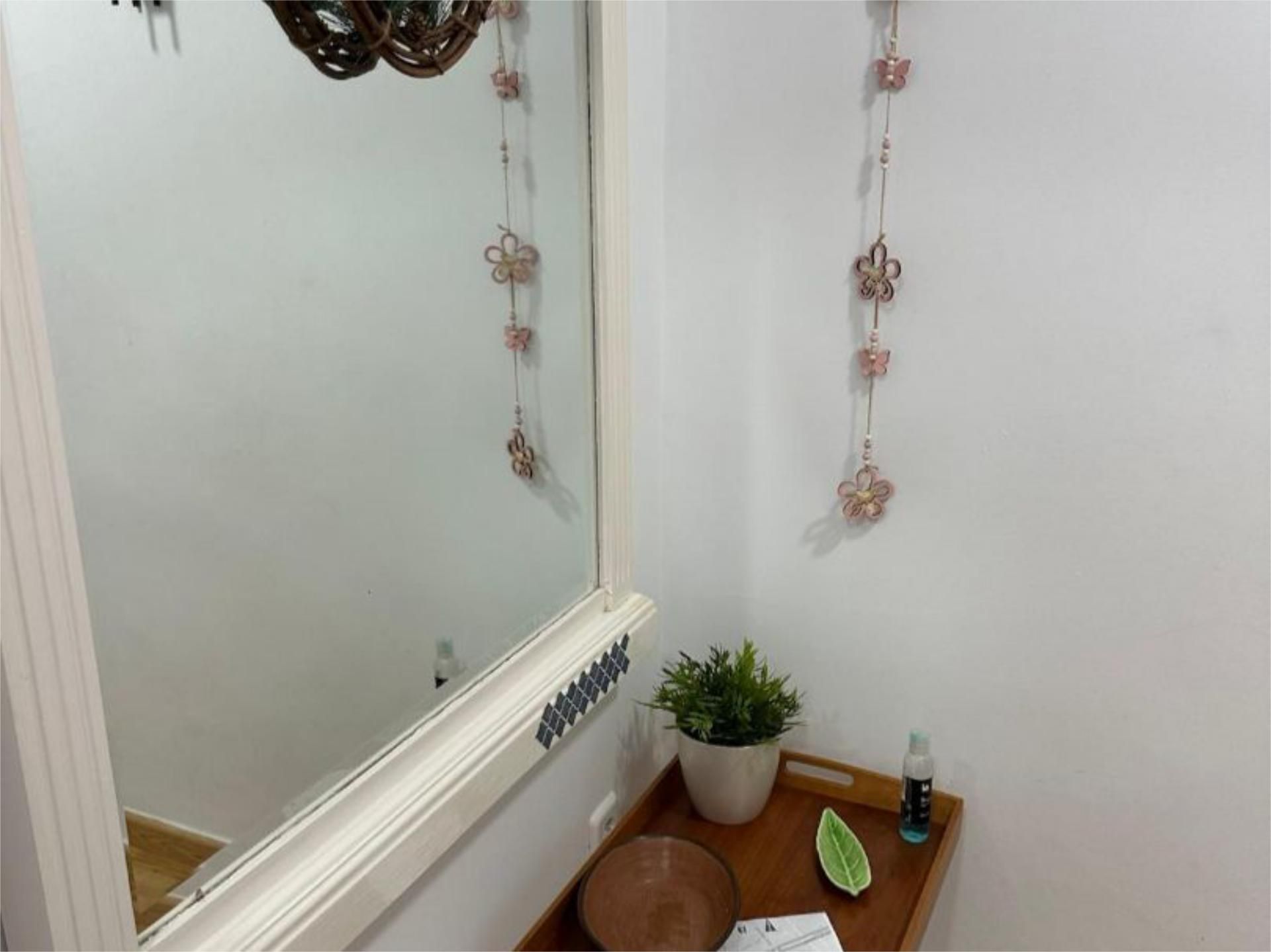 Bany de Pis de lloguer en Cartagena amb Aire condicionat, Parquet i Moblat