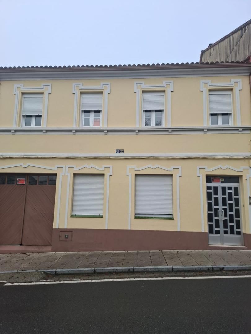 Vista exterior de Casa adosada en venda en Boimorto amb Moblat i Forn