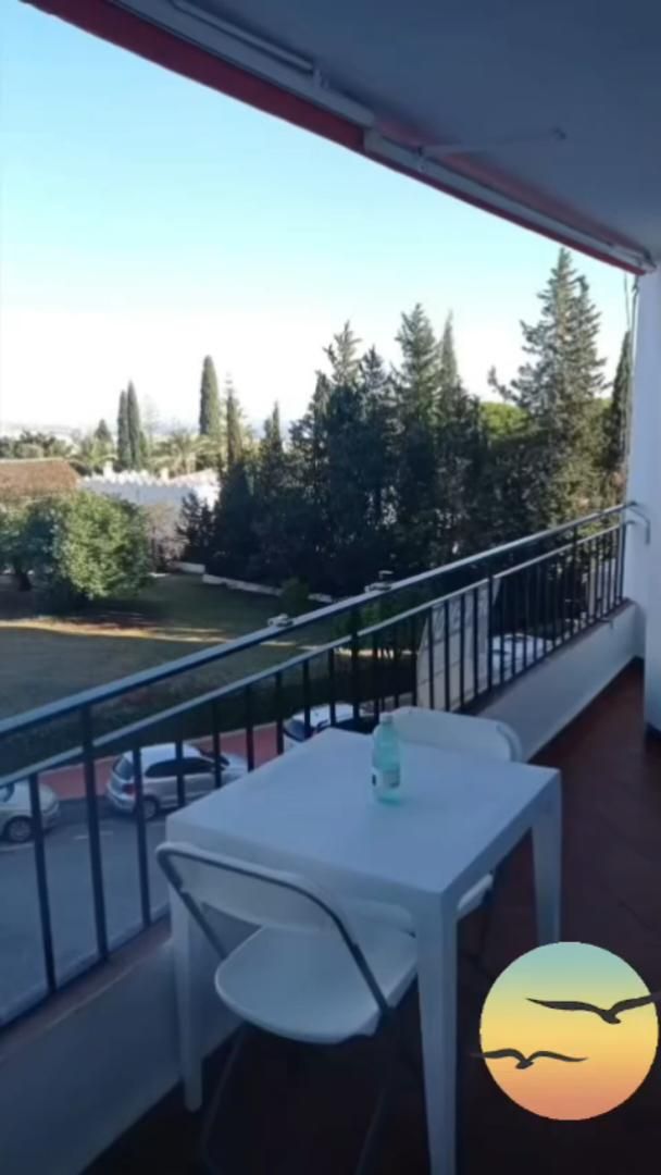 Pis en venda a Calle la Retama, 21, Valdeolletas - Las Cancelas - Xarblanca Jardí de Pis en venda en Marbella amb Aire condicionat