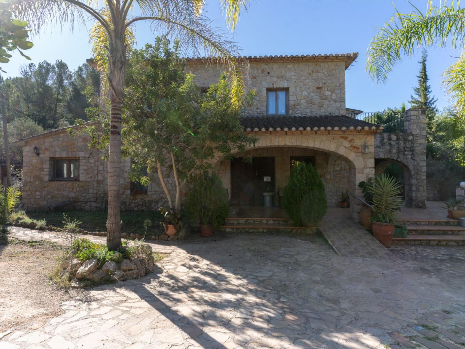 Vista exterior de Finca rústica en venda en Llíber amb Aire condicionat, Jardí privat i Moblat