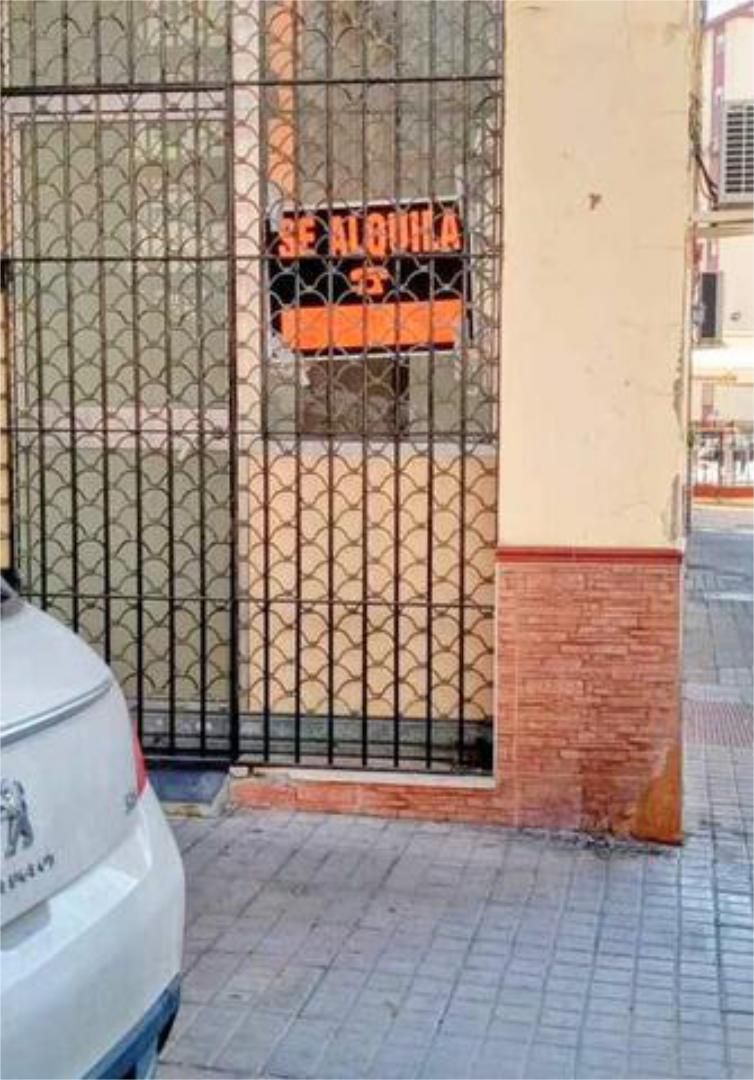 Vista exterior de Local de lloguer en  Huelva Capital