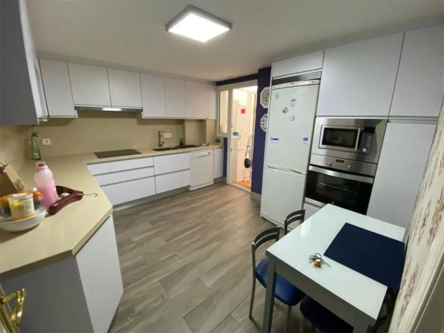 Room in Calle Golco, 2, Rosaleda - Juventud Kitchen of Duplexes for share in Granada with Heating, Swimming Pool and Furnished