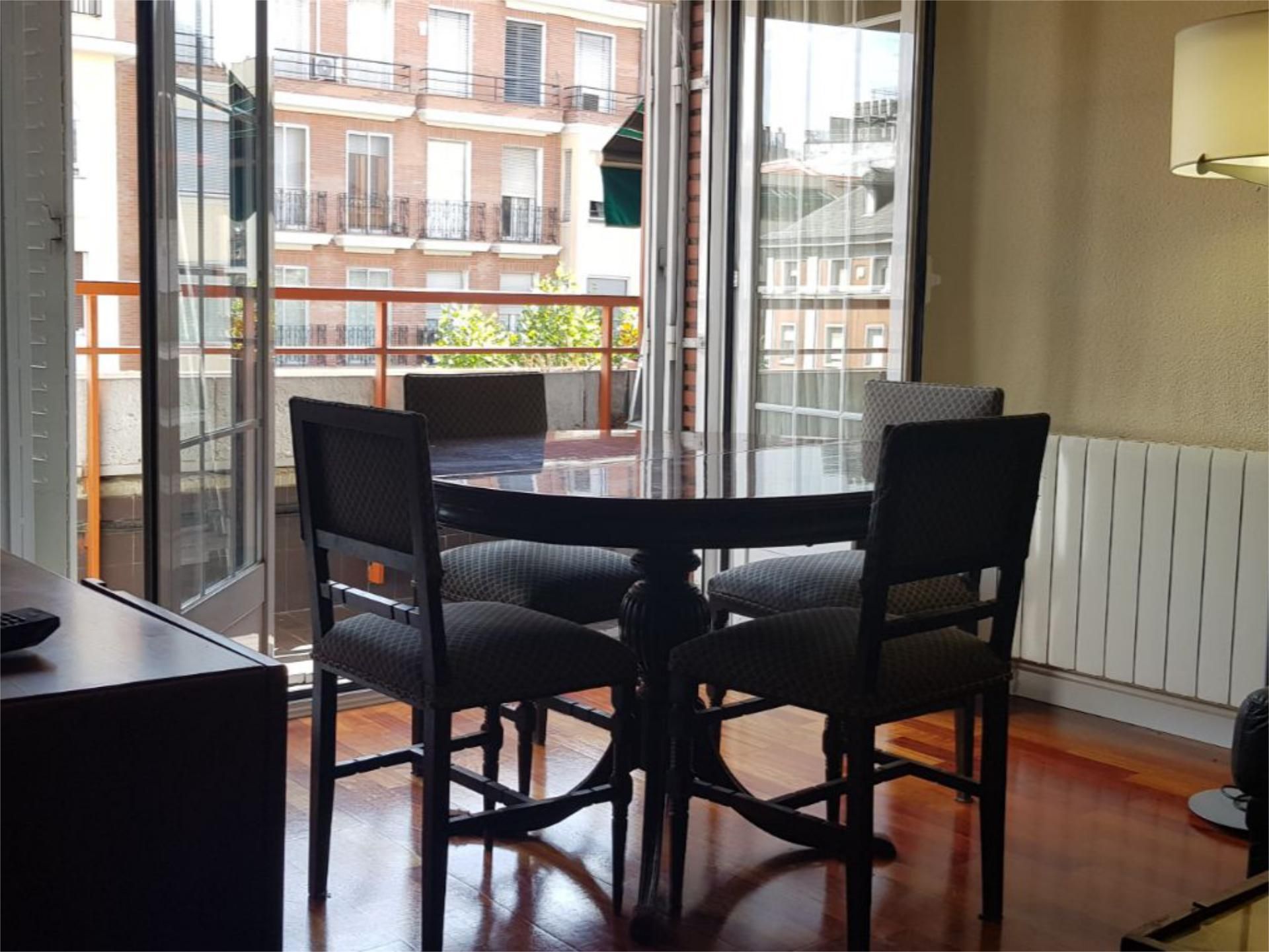 Dining room of Flat to rent in  Madrid Capital  with Air Conditioner and Terrace