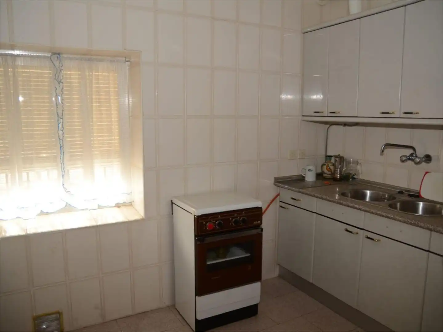 Casa adosada en venta en Calle Aldeanueva, 56, Belvís de la Jara Cocina de Casa adosada en venta en Belvís de la Jara con Balcón