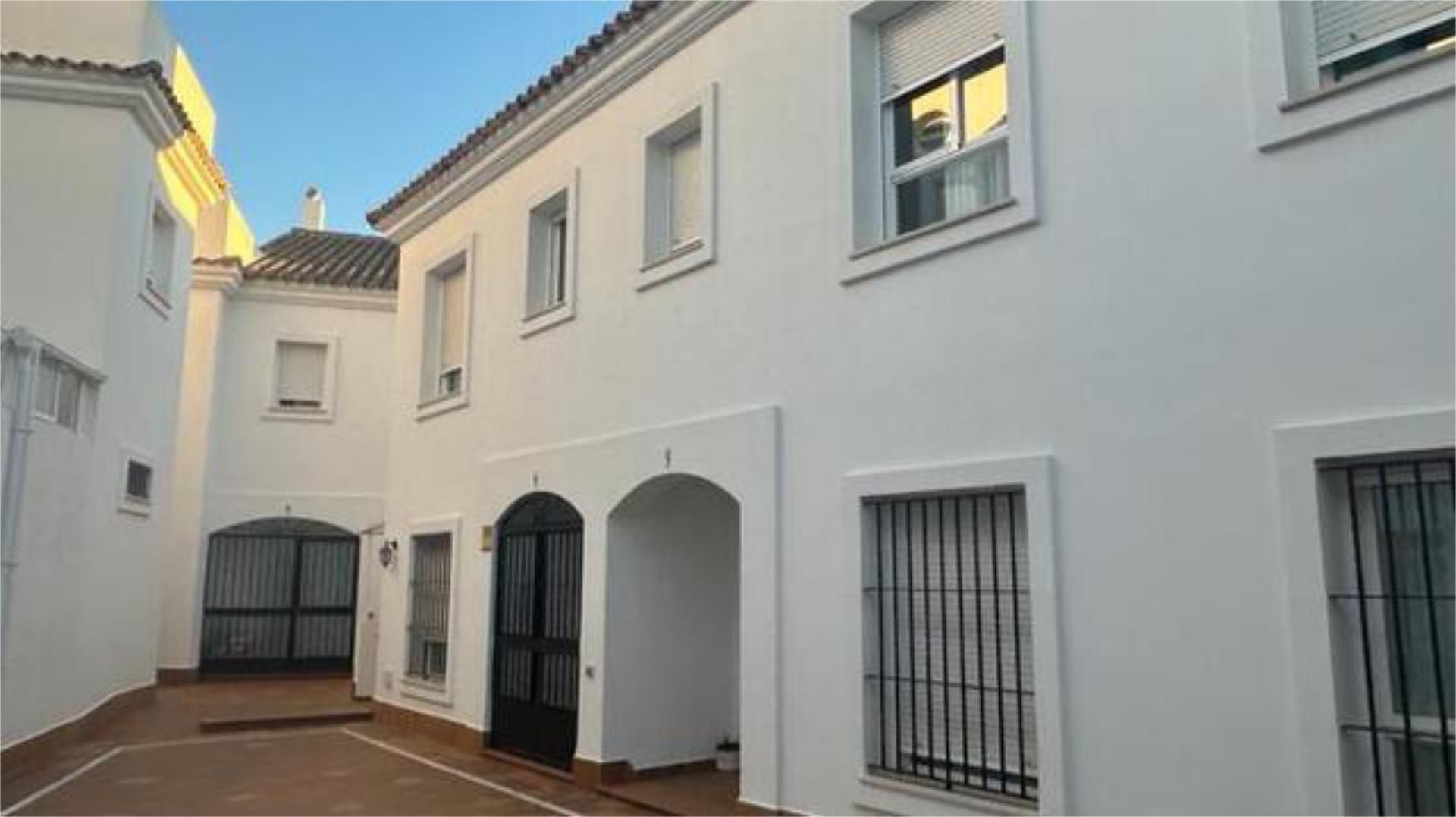 Vista exterior de Casa o xalet de lloguer en Chiclana de la Frontera amb Terrassa i Moblat
