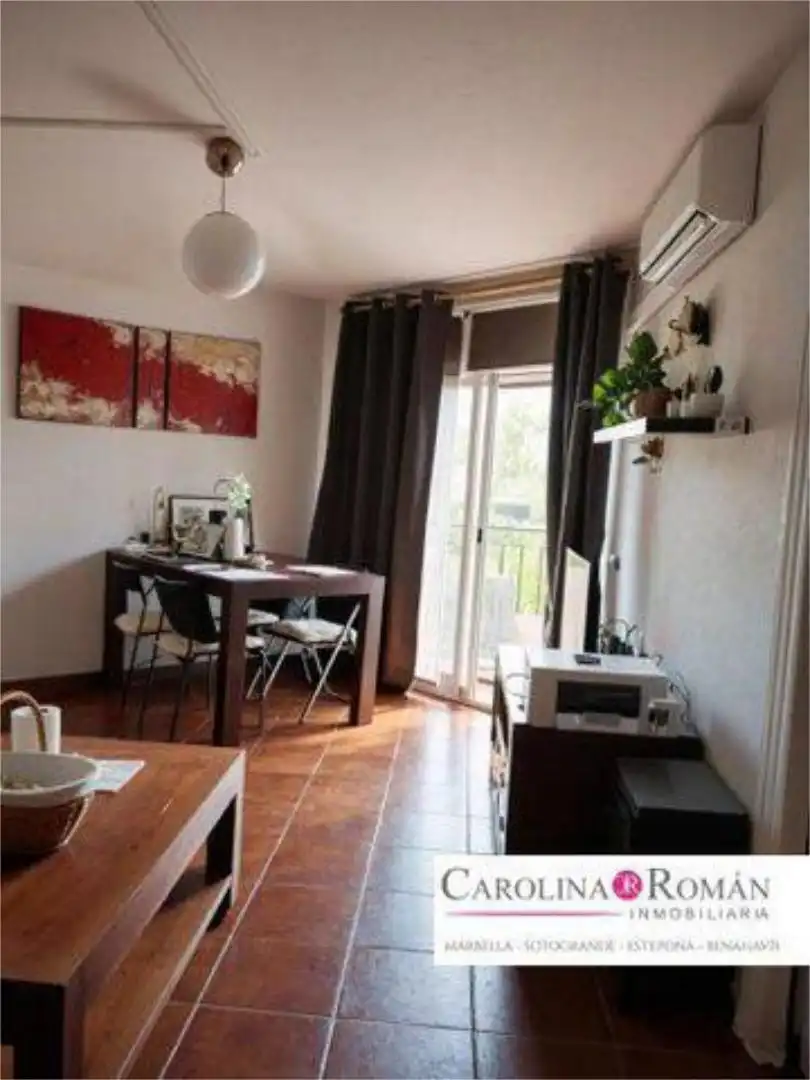 Piso en venta en Valdeolletas - Las Cancelas - Xarblanca Sala de estar de Piso en venta en Marbella con Terraza