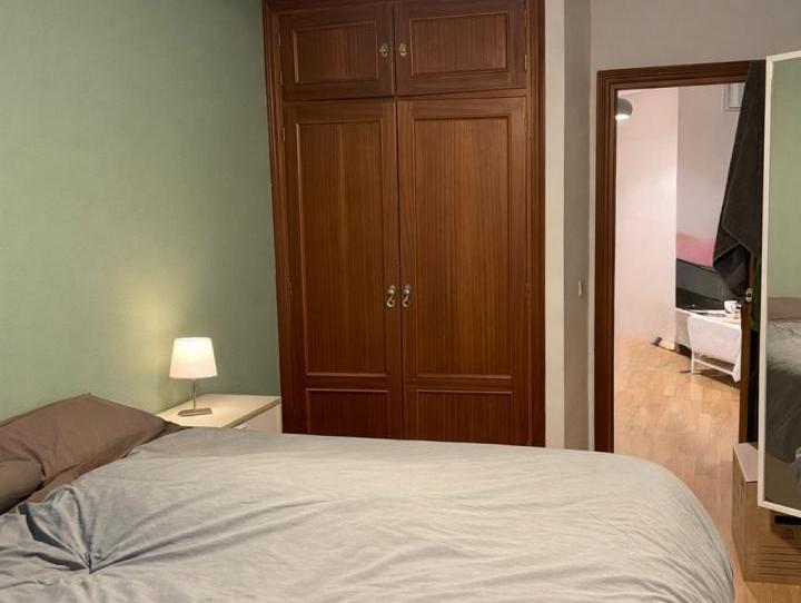 Flat to share in Calle del Condado de Treviño, 2, Costillares, Madrid Capital - image 1 Photo 1 of Flat to share in Calle del Condado de Treviño, 2, Costillares, Madrid Capital