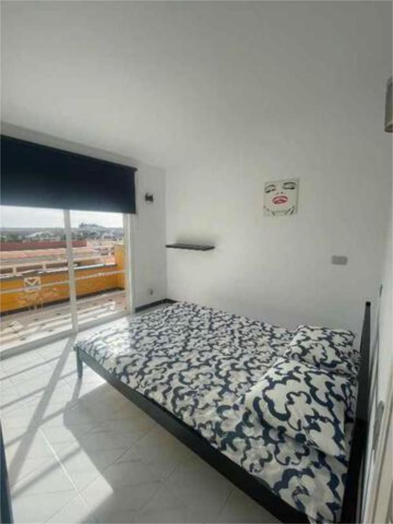 Dormitori de Apartament de lloguer en San Bartolomé de Tirajana amb Terrassa, Piscina i Moblat