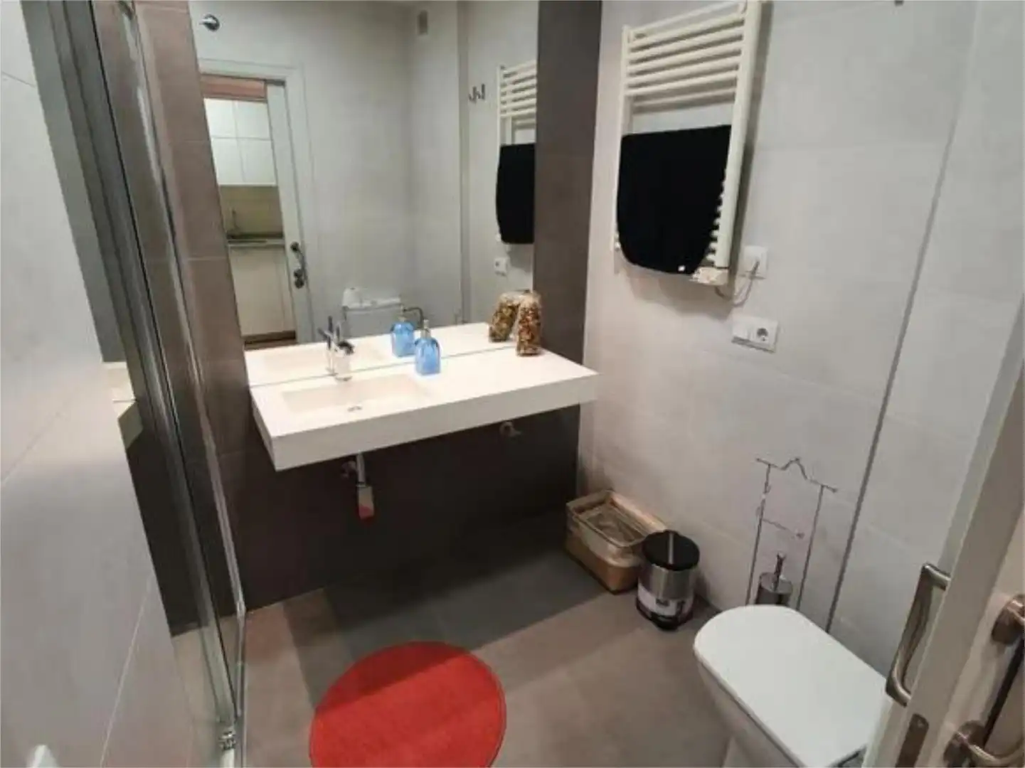 Baño de Apartamento de alquiler en Aldeaseca de la Frontera con Aire acondicionado, Calefacción y Amueblado